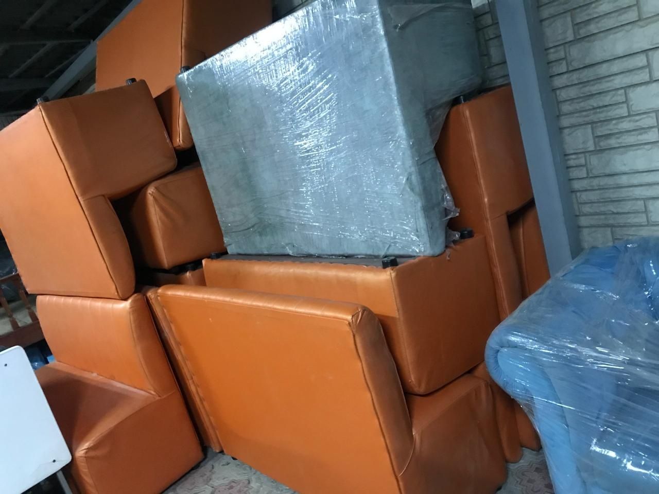 Продам диваны для кафе ресторанов