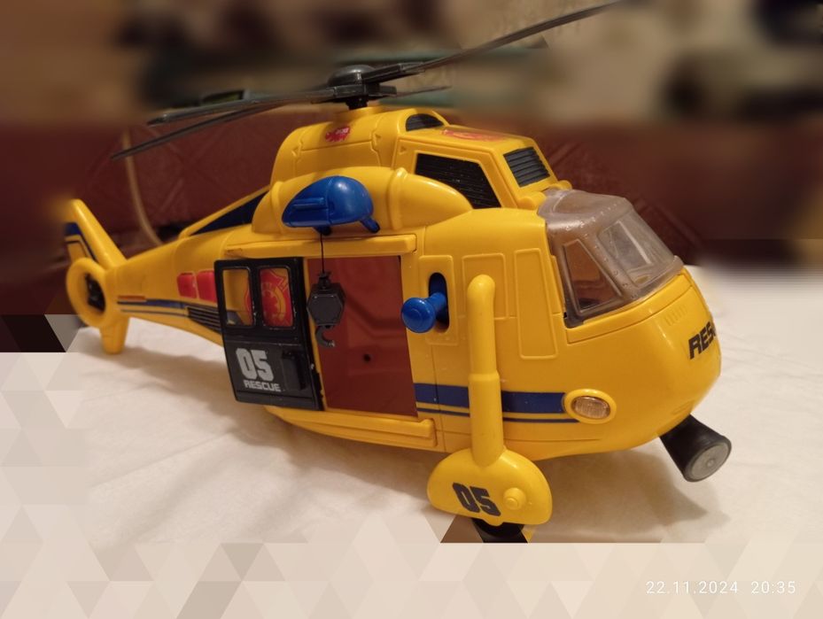 Вертолет игрушка на батарейках