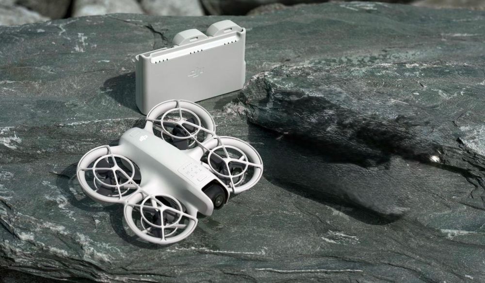 Drona Dji Neo Fly More Combo făra controller