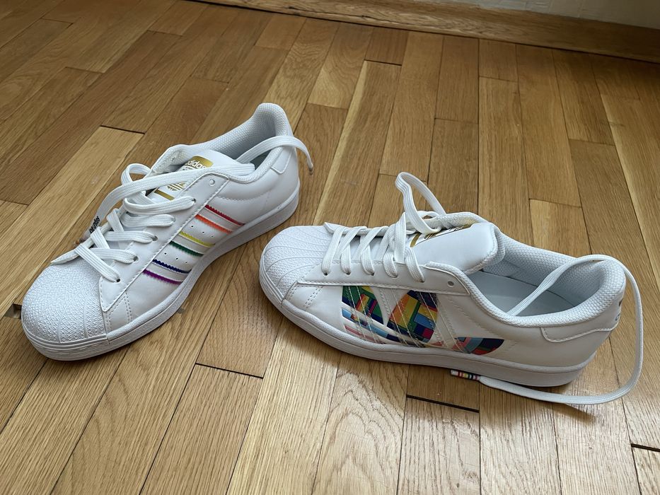 Adidas Superstar Pride