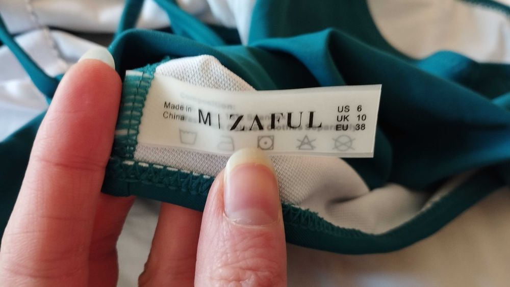 Ефектен цял бански в тъмен тюркоаз