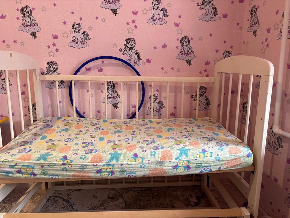Продам детскую кроватку
