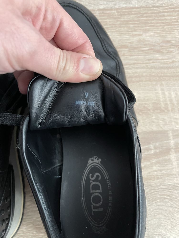 Vand adidasi/ pantofi Tod’s