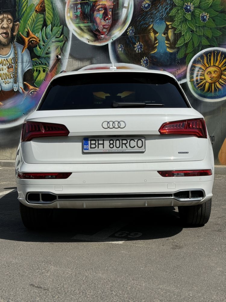 Audi Q5 - 2020 - 380CP Hybrid - Benzina + Electric Masini de Inchiriat