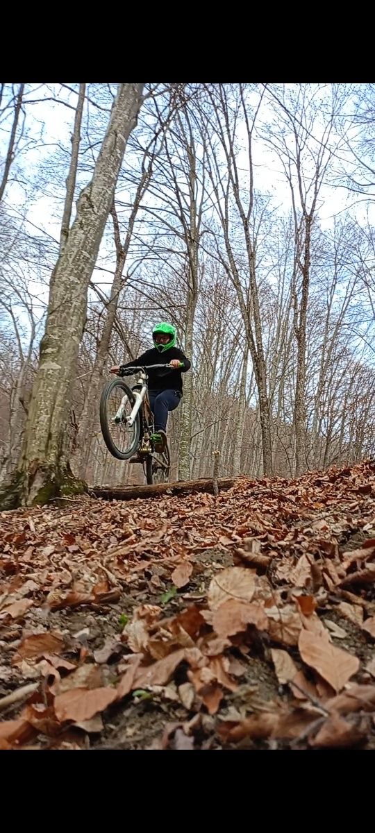 Vând sau schimb bicicleta freeride MONGOOSE