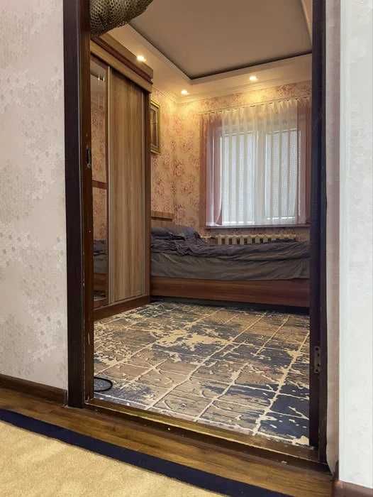 Карасу 1 продается квартира Мирзо Улугбек 2в4/5/5  59м2