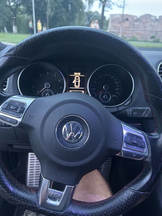 Vând Golf 6 GTI.