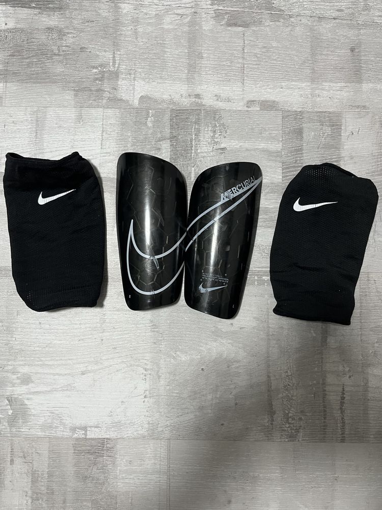 aparatori nike M