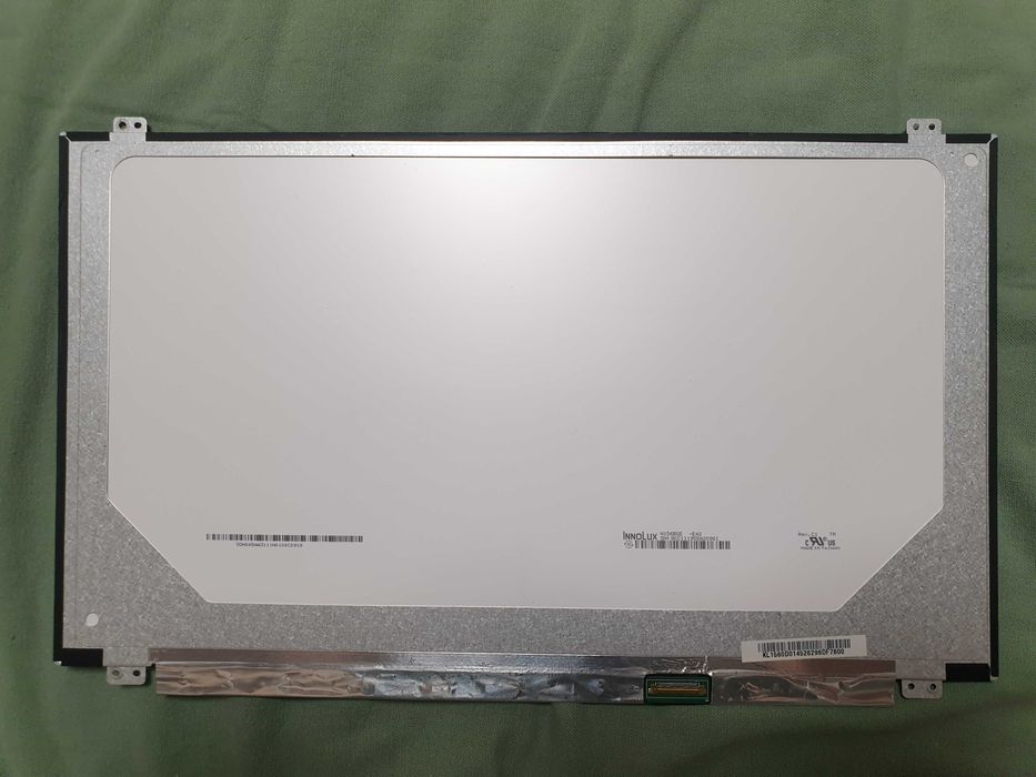 Глянцевая матрица Innolux N156BGE-E42, 15.6'', HD 1366x768, 30pin, TN