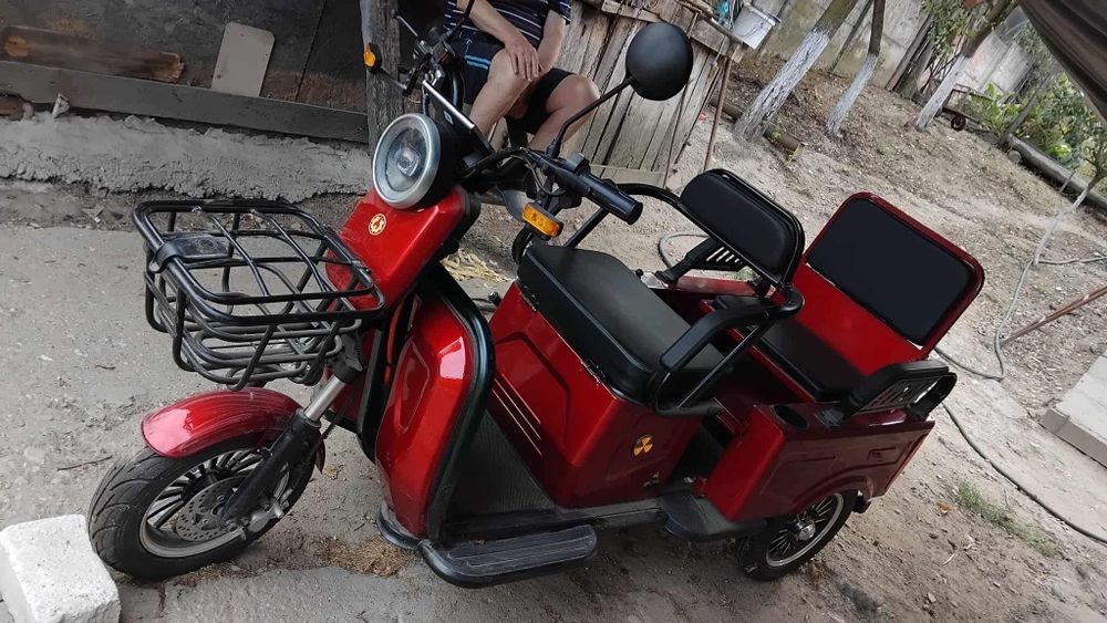 Vând triciclu electric Rotak