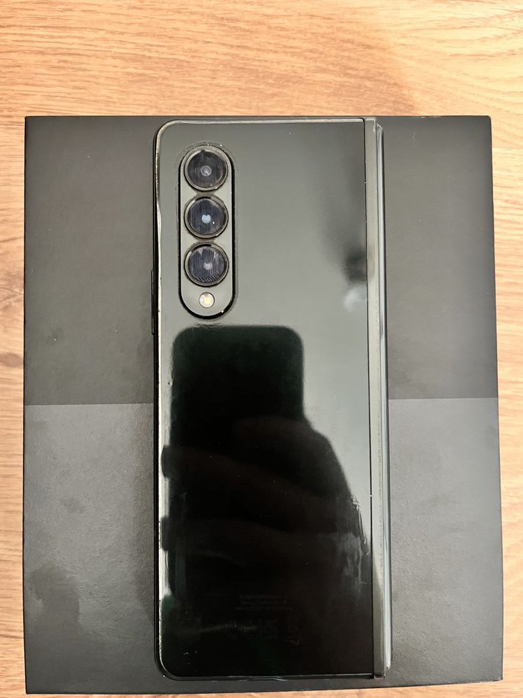 Samsung Galaxy Z Fold 3