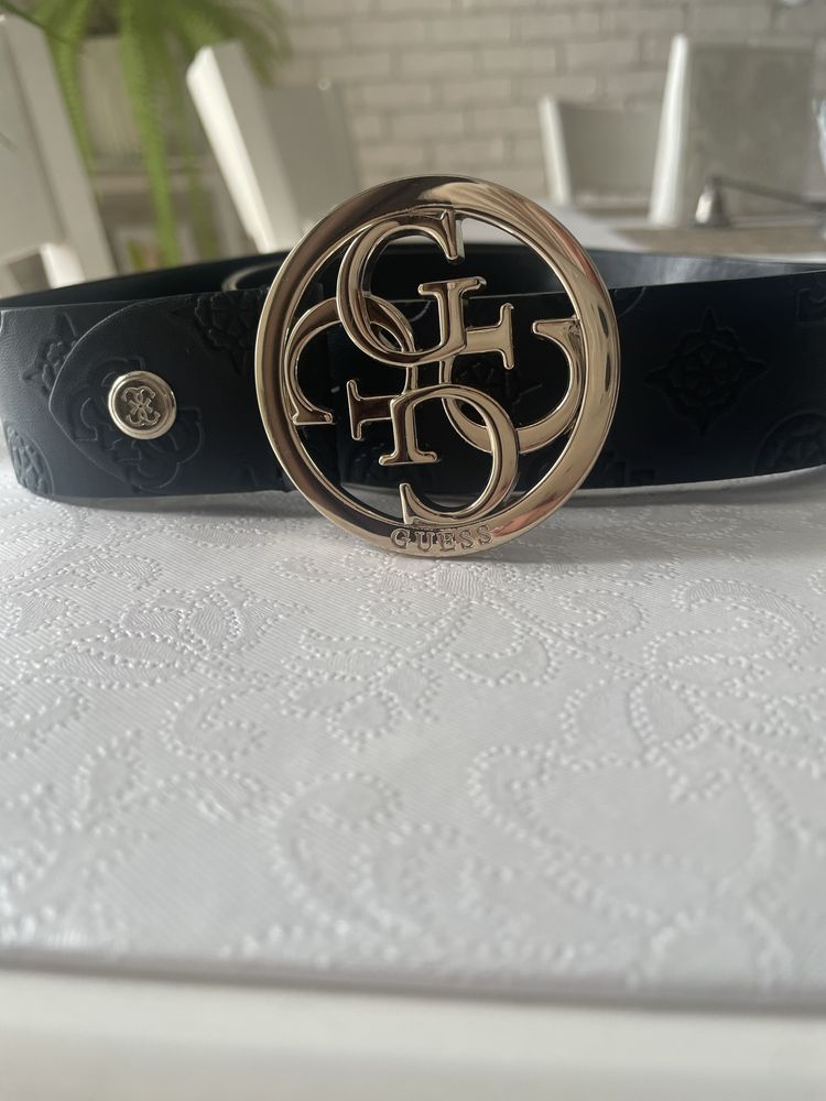 Черен колан Guess