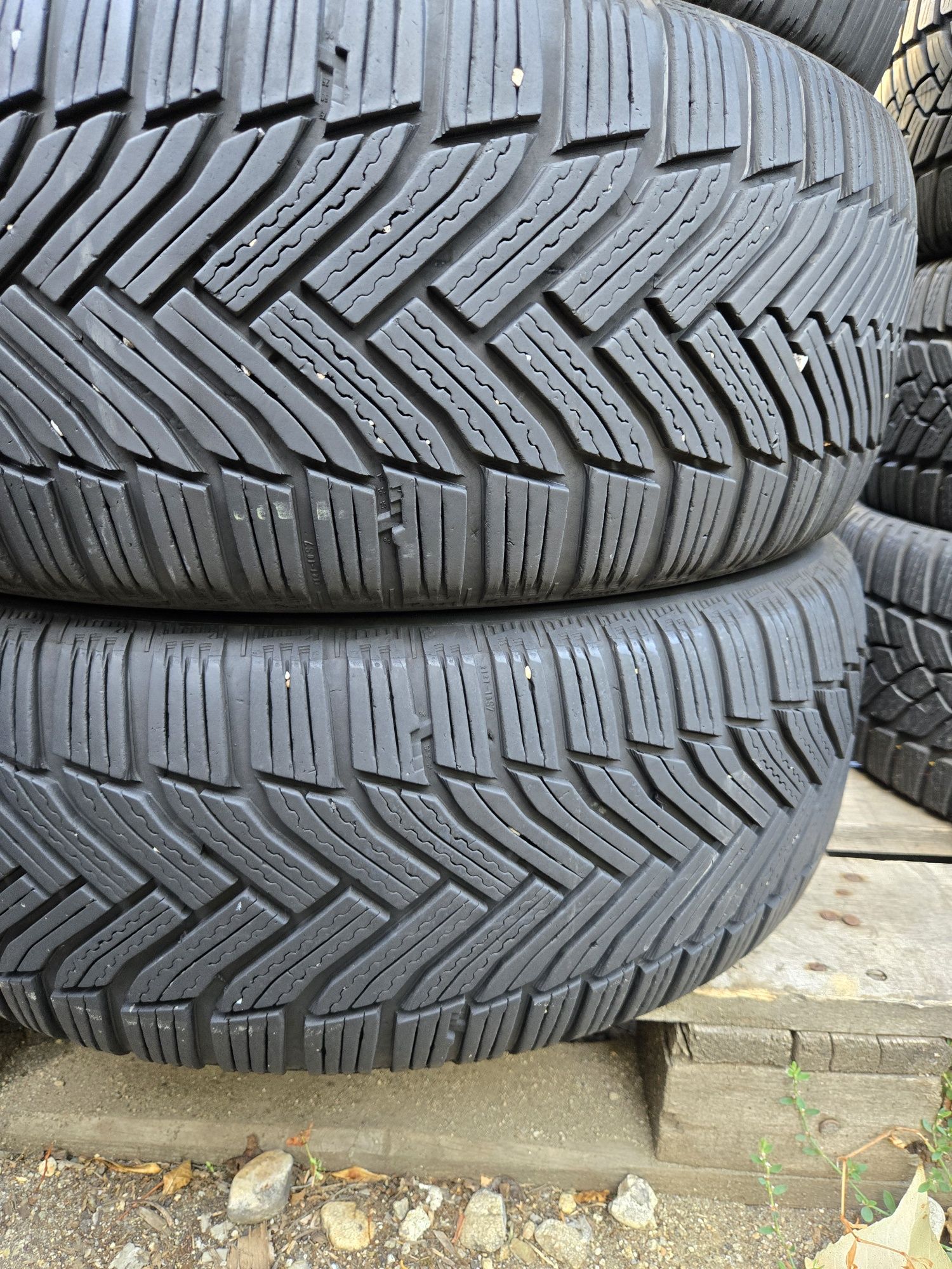 4бр. 215 60 16 Michelin зимни.