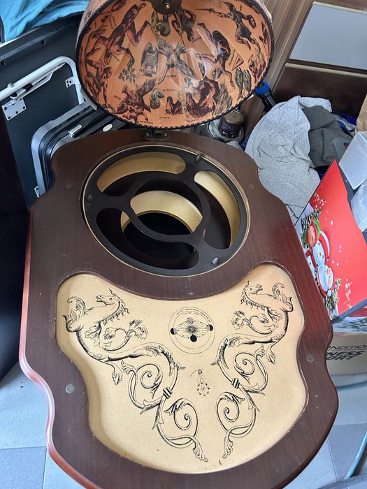 Рядка луксозна двуетажна масичка за кафе на колела тип Глобус