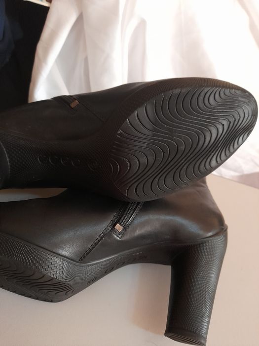 Дамски черни боти