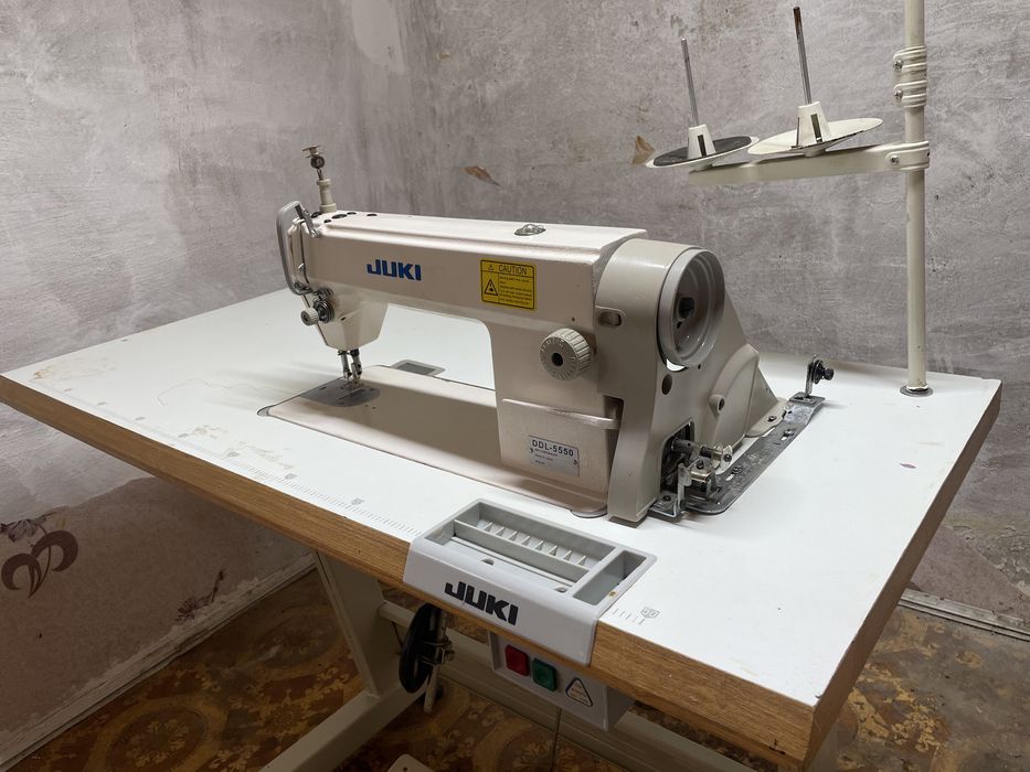 Продам швейную машину