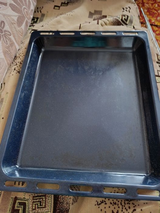 Продам поддон для духовки 37 см на 46 см и решетку такого же размера