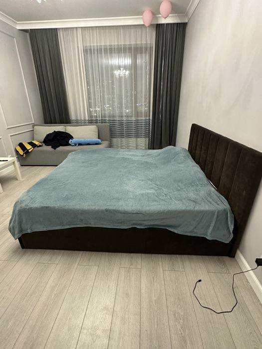 Кровать двуспальная