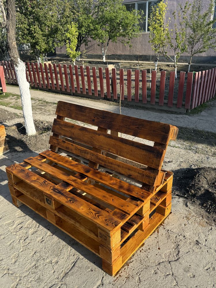 Скамейки уличные