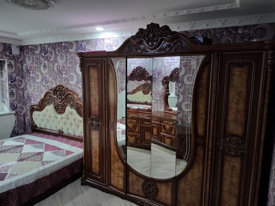 Продается спальный гарнитур Китай