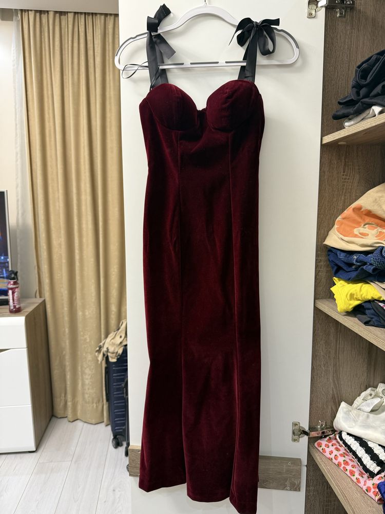 Рокля/ дрехи zara , mohito
