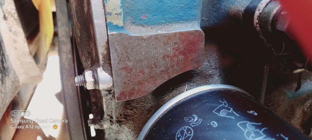 Ваз 2103 сотилади 
Матор 06 мой йемайди ходовой коро