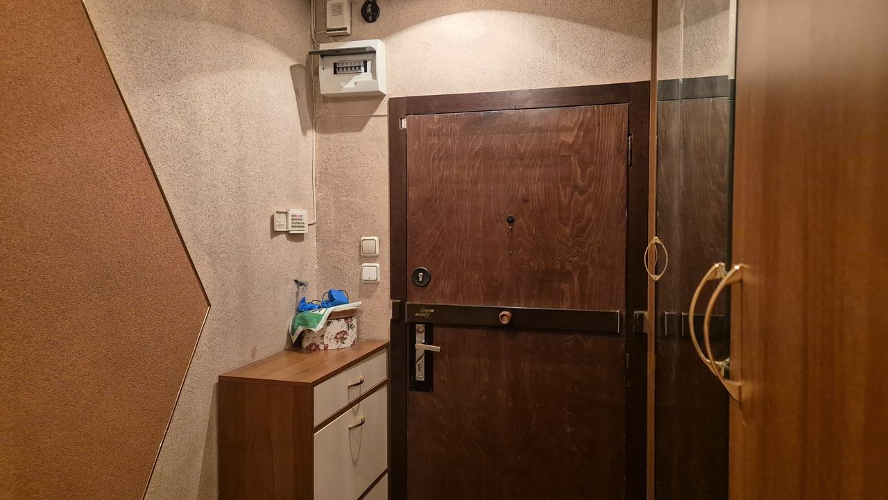 Продава се Тристаен апартамент в София, Надежда 2 - 61 кв.м за 2623 €/кв.м - Снимка #11