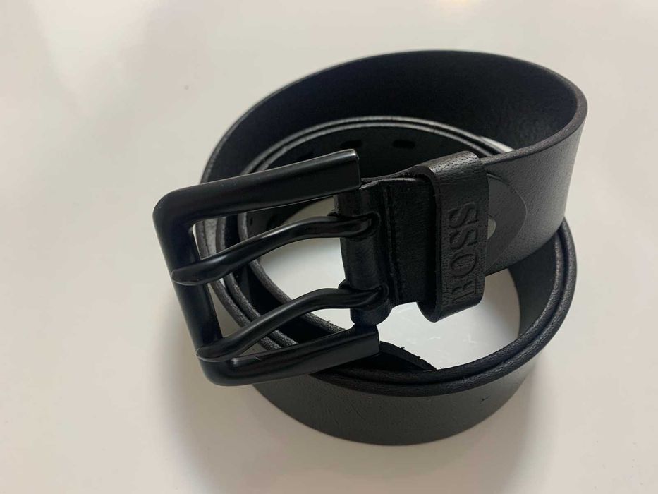Чисто нов колан от естествена кожа HUGO BOSS размер 115см