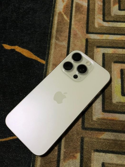 Продам айфон 16 про