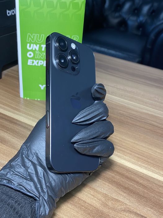 iPhone 16 Pro • 128 GB • Black Titanium