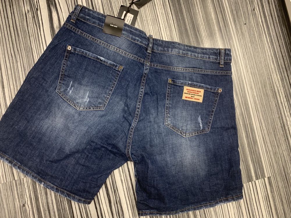 Blugi DSQUARED-Poze reale 100% calitate superioara ! Marimea 52,5