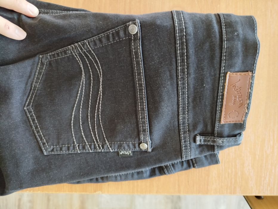 Продам джинсы женские