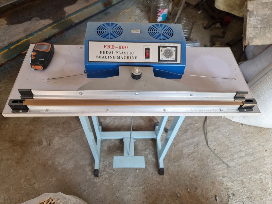 Presă Peleți + Mașină sigilat saci