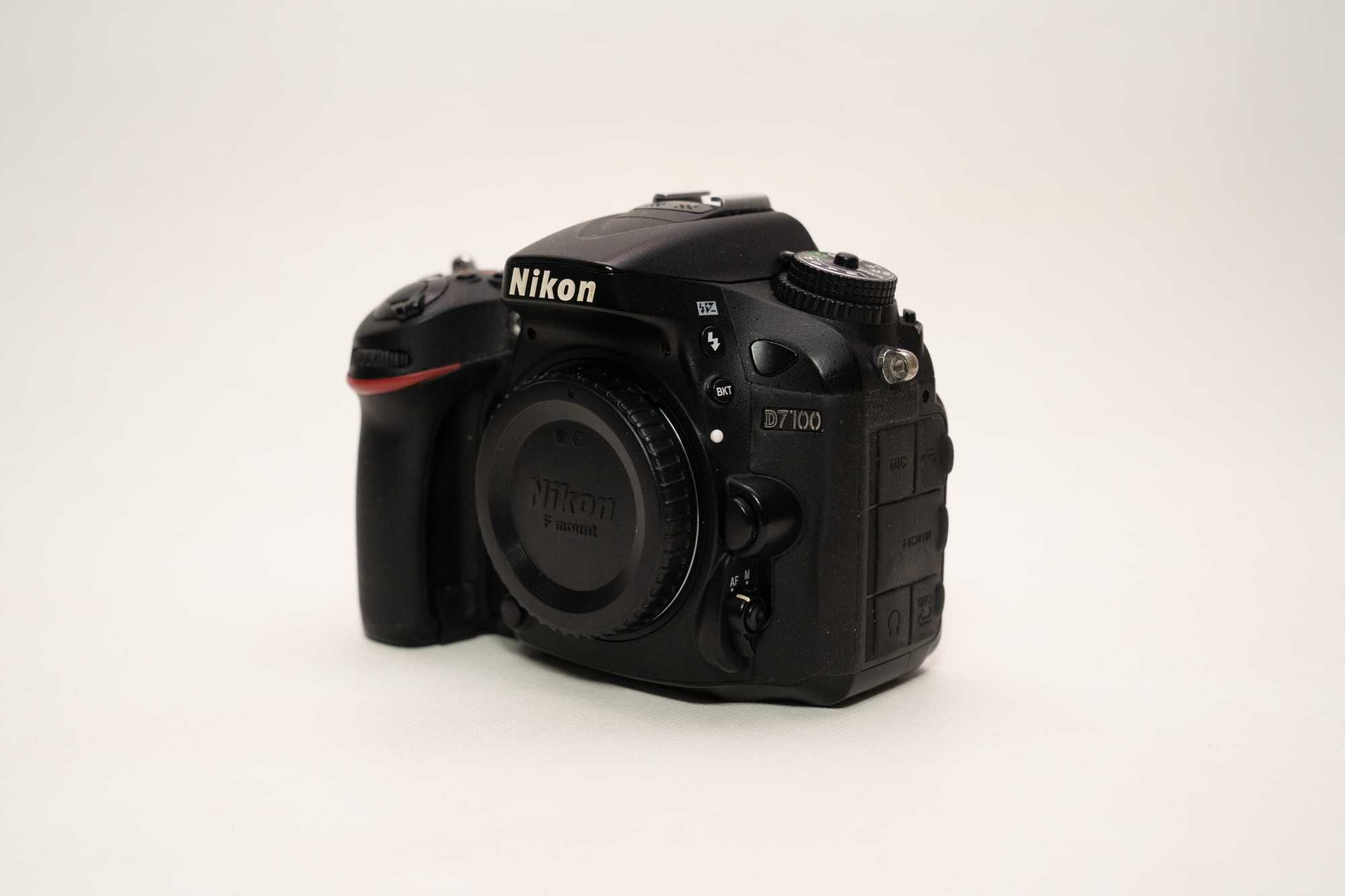 Nikon D7100  full-box +  acumulator extra