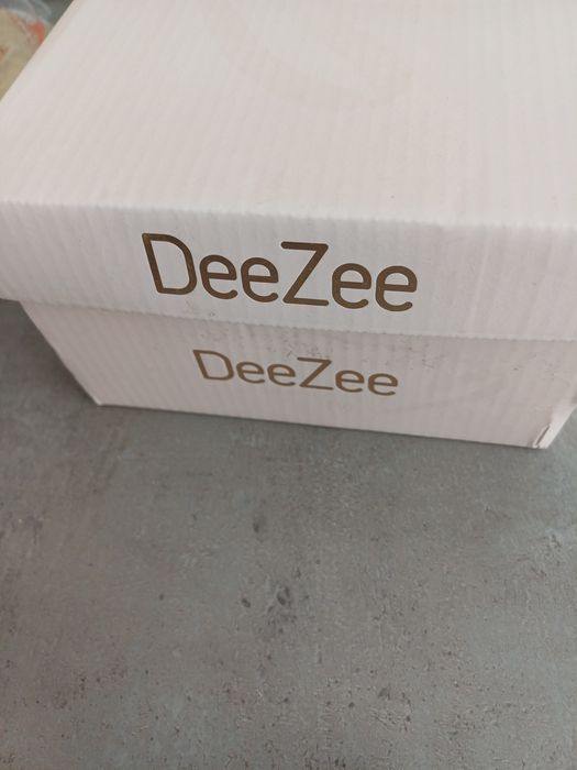 Teniși dama dee zee
