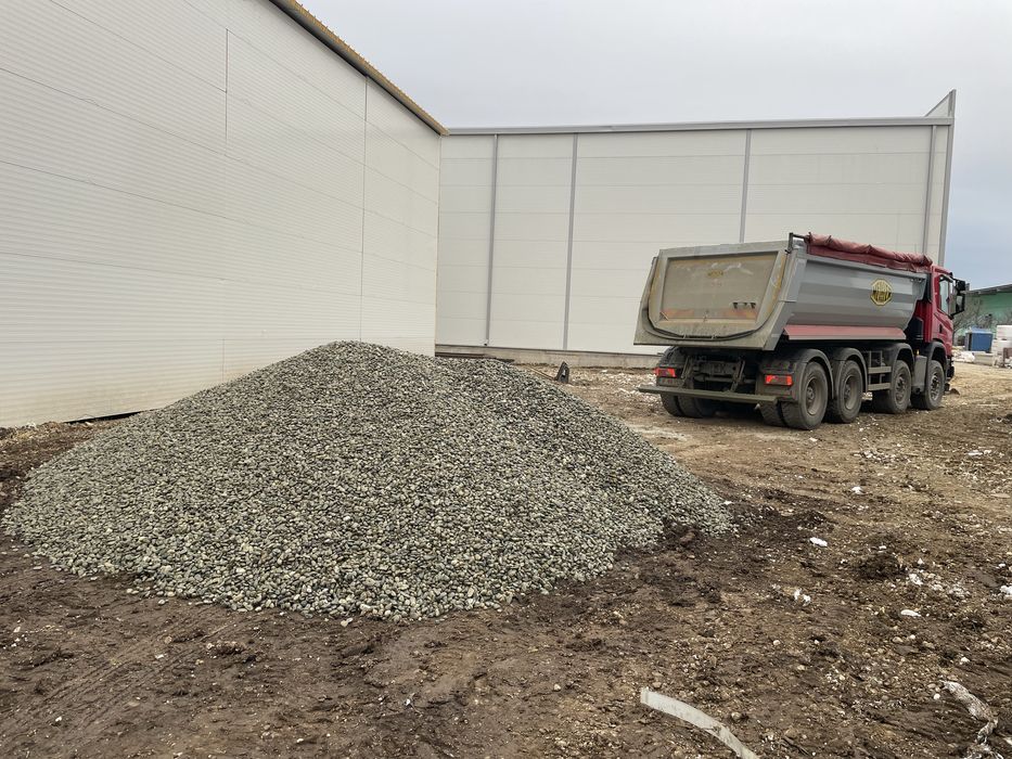 Inchiriem buldoexcvator cu picon