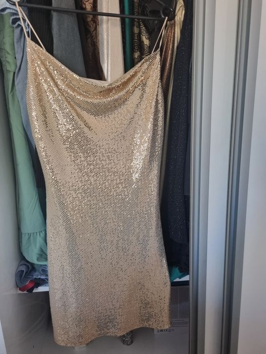 Чисто нови златни BSB рокли с етикети