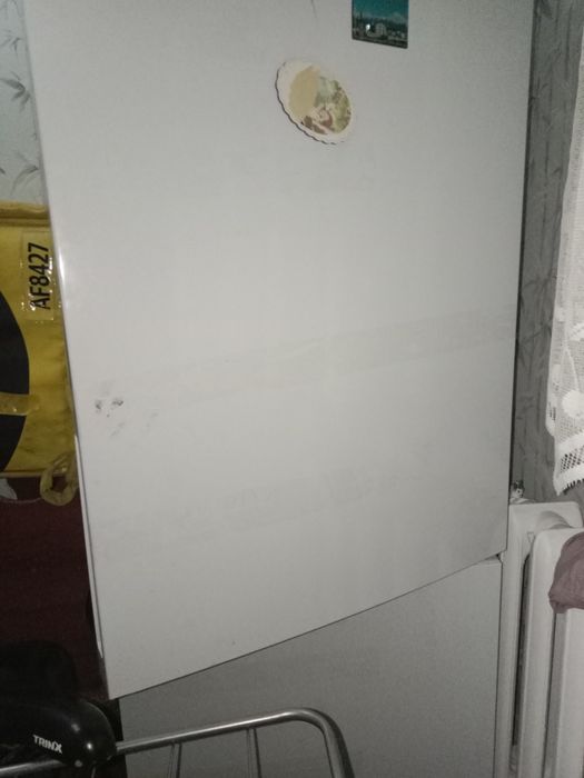 Продаю холодильник за 150000 тенге, подробнее звоните!