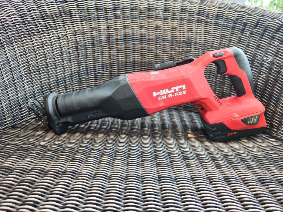 Fierăstrău sabie coada de vulpe Hilti SR 6 A22