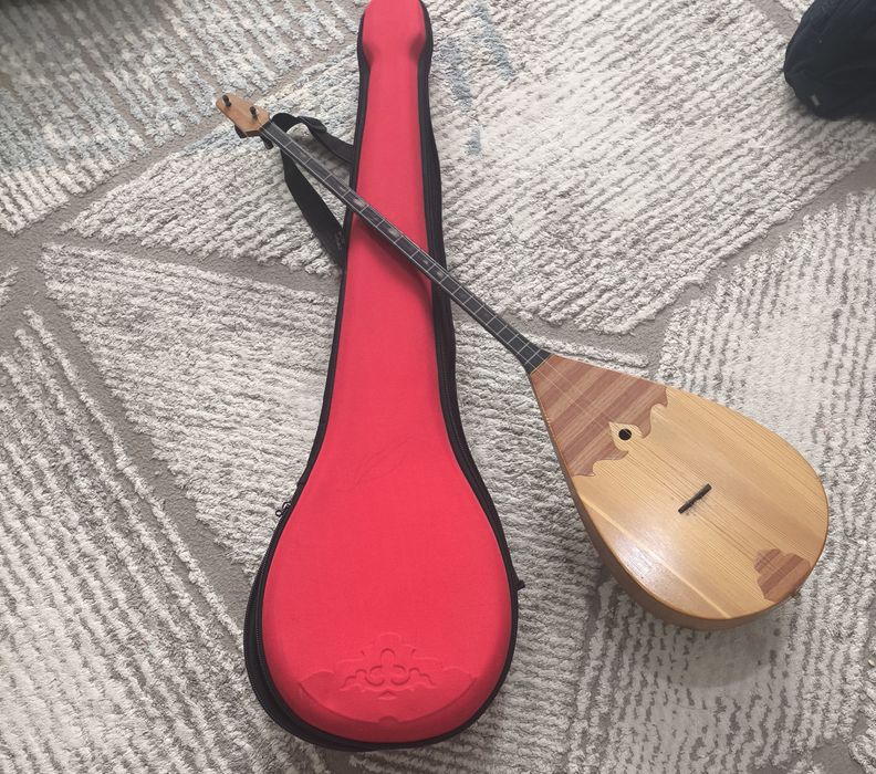 Домбра с чехлом в подарок