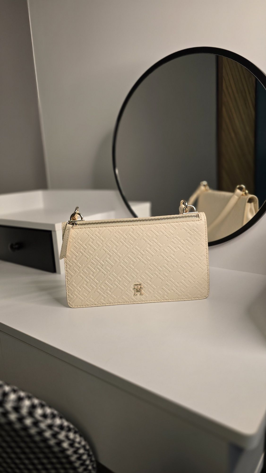 ОРИГИНАЛНА чанта Tommy Hilfiger. Като нова.