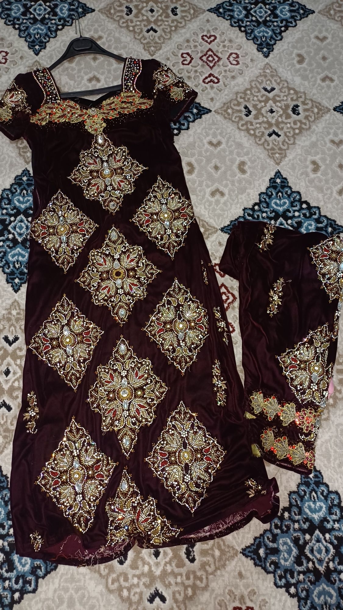 Ko'ylak ishtonchasi bilan