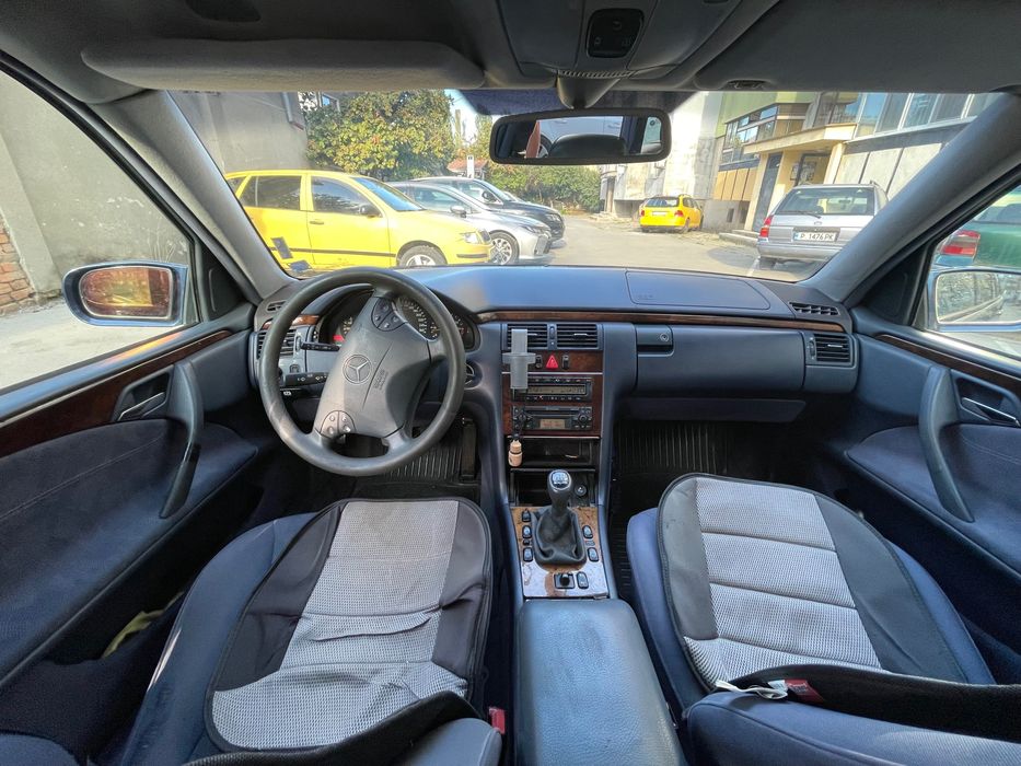 Mercedes-Benz E 200
