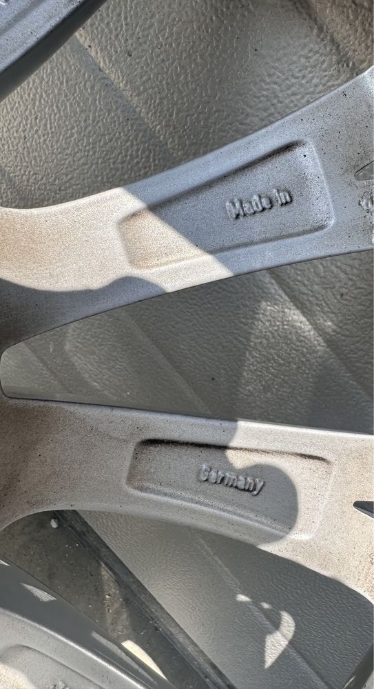Джанти с гуми AUDI 19