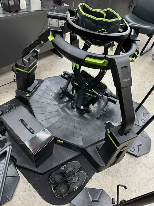 Set complet VR = PC + Casti + Ecran + Platforma Omni Virtuix + acc.