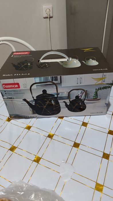 Чайники набор ..