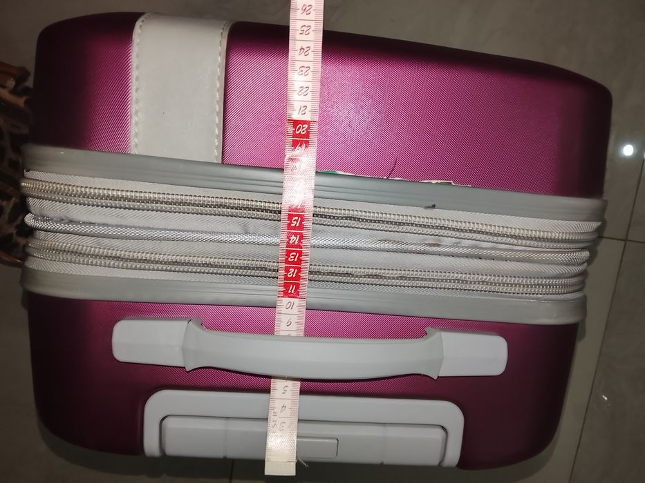 чемодан и сумка дорожная