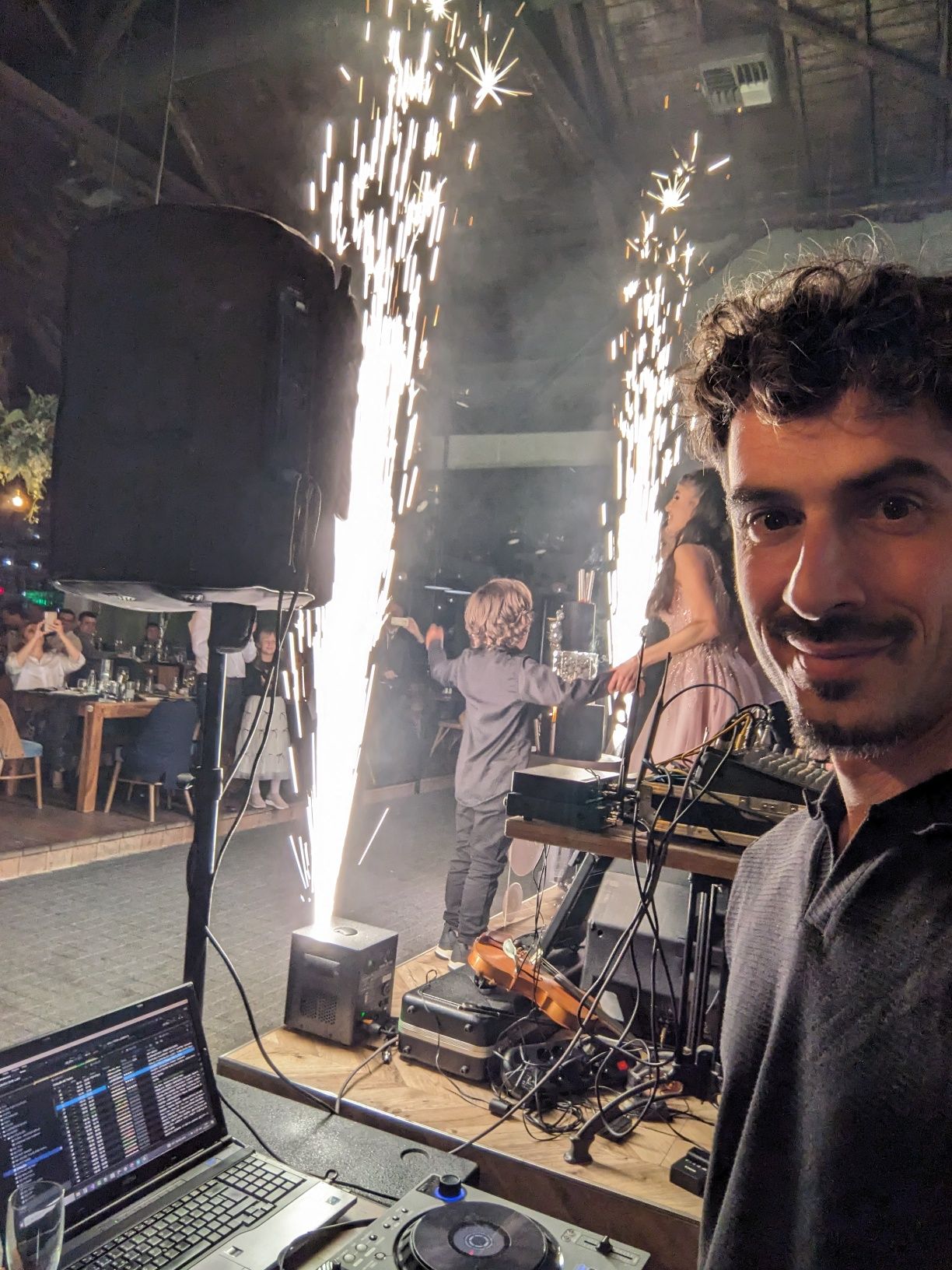 DJ (диджей) и водещ за Вашият празник и събитие - гр. Варна