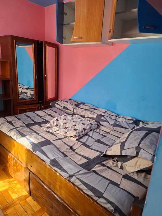 Închiriez garsoniera