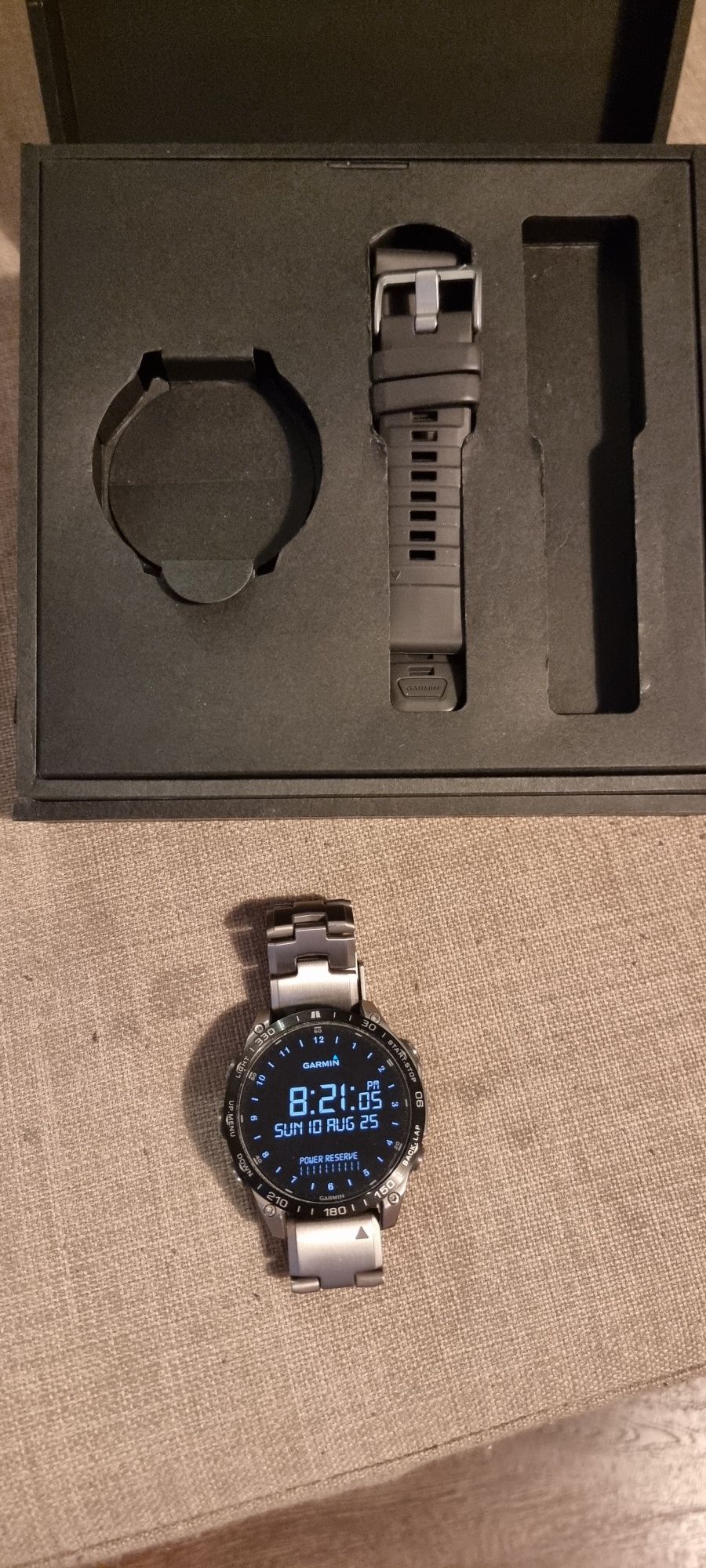 Garmin 8 sapphire titanium